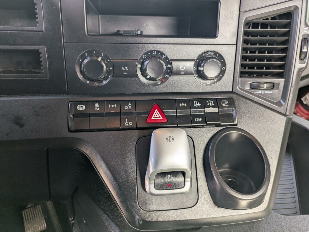 1000015668
