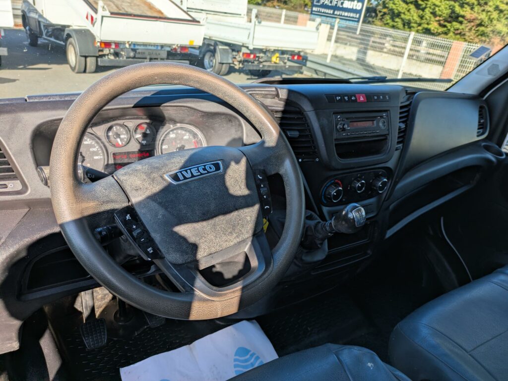 1000018533